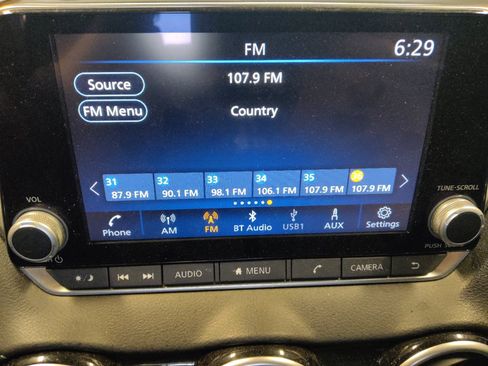 Used 2025 Nissan Sentra SV FWD image 25