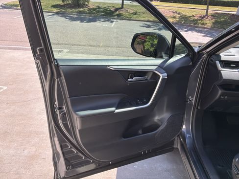 Used 2025 Toyota RAV4 XLE w/ Convenience Package image 14