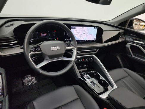 Used 2025 Audi Q5 Premium Plus w/ Premium Plus AWD/4WD image 14