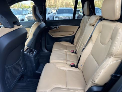Used 2025 Volvo XC90 T8 Ultra w/ Protection Package Premier AWD/4WD image 6