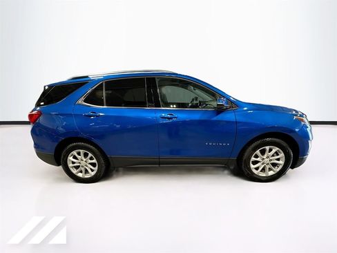 Used 2019 Chevrolet Equinox LT w/ Sun & Navigation Package AWD/4WD image 4