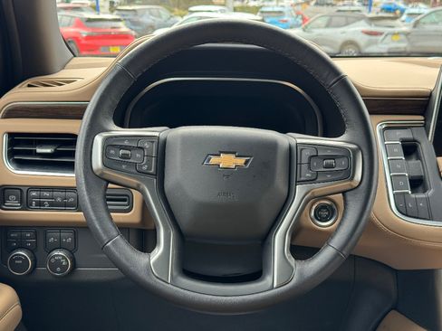 Used 2022 Chevrolet Tahoe Premier AWD/4WD image 3