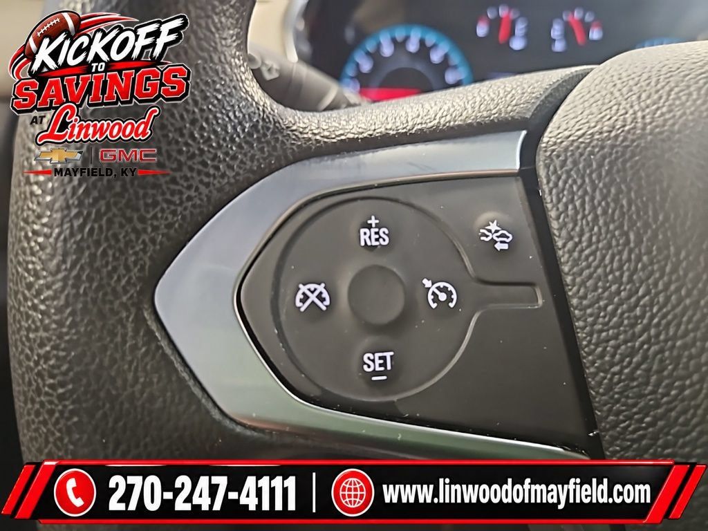 Used 2023 Chevrolet Traverse LS FWD image 17