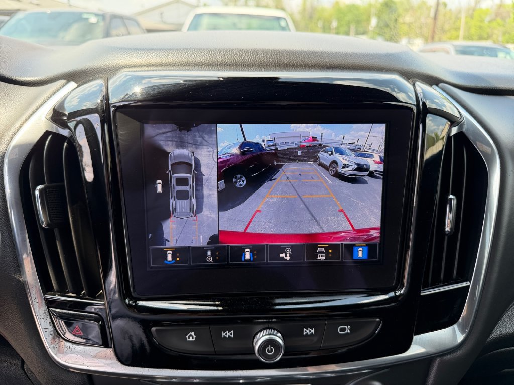 Used 2023 Chevrolet Traverse RS AWD/4WD image 18