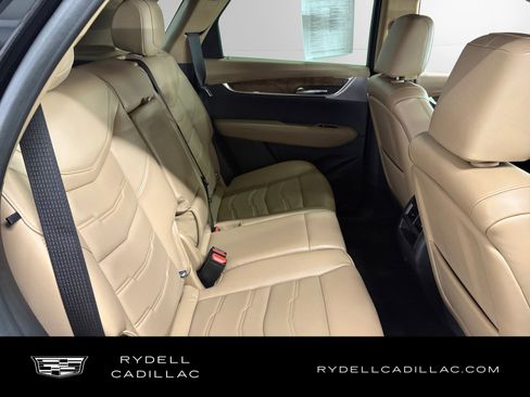 Used 2022 Cadillac XT5 Premium Luxury w/ Platinum Package AWD/4WD image 17