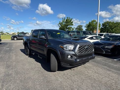 Used 2021 Toyota Tacoma TRD Sport AWD/4WD image 13