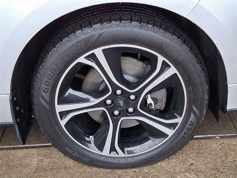 Used 2019 Ford Edge ST w/ Cold Weather Package image 8