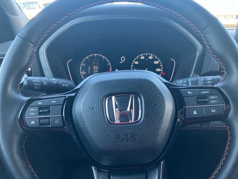 Used 2025 Honda Pilot TrailSport image 15