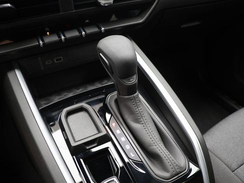 Used 2024 Chevrolet Colorado W/T w/ WT Convenience Package image 28