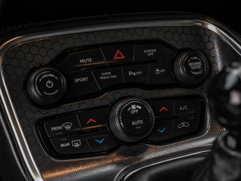 Used 2018 Dodge Challenger R/T Scat Pack w/ Leather Interior Group image 28