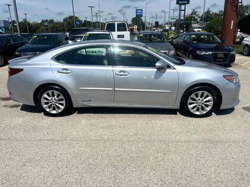 Used 2013 Lexus ES 300h image 6
