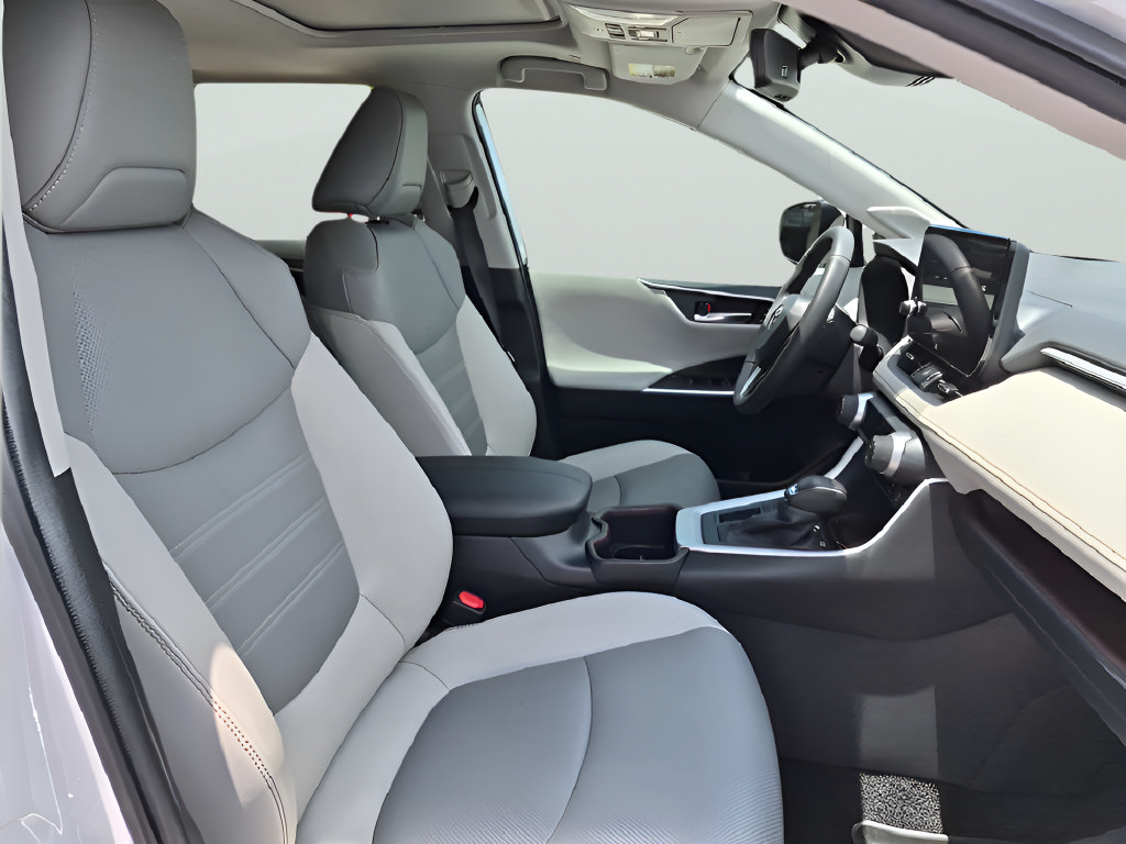 Used 2024 Toyota RAV4 Limited FWD image 33