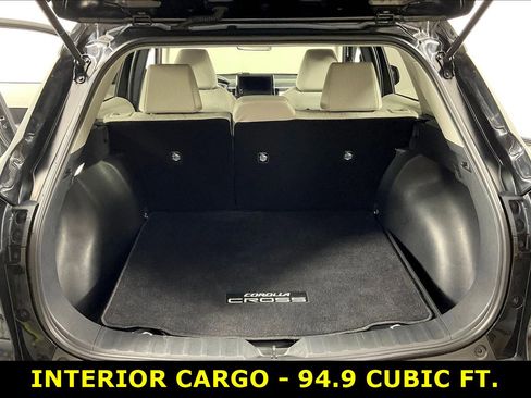 Used 2024 Toyota Corolla Cross L AWD/4WD image 35
