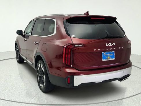 Used 2024 Kia Telluride S FWD image 5
