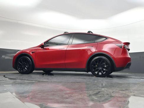 Used 2021 Tesla Model Y 2WD image 39
