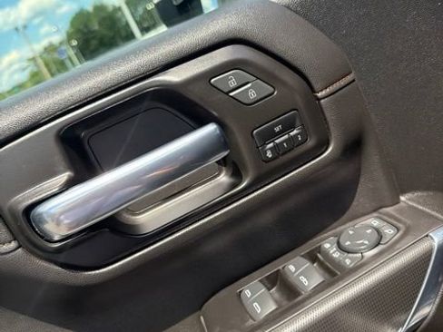 Used 2021 GMC Sierra 2500 AT4 w/ AT4 Preferred Package AWD/4WD image 8