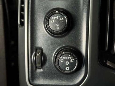 Used 2018 Chevrolet Silverado 1500 LTZ w/ LTZ Plus Package AWD/4WD image 30