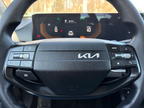 Used 2025 Kia K4 LXS image 27