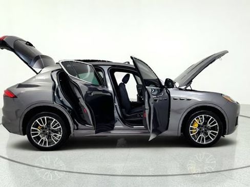 Used 2023 Maserati Grecale GT AWD/4WD image 20