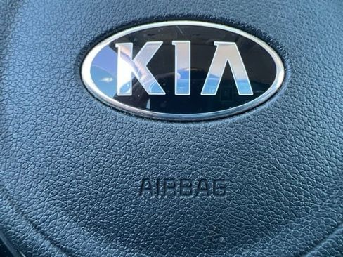 Used 2019 Kia Niro LX FWD image 25