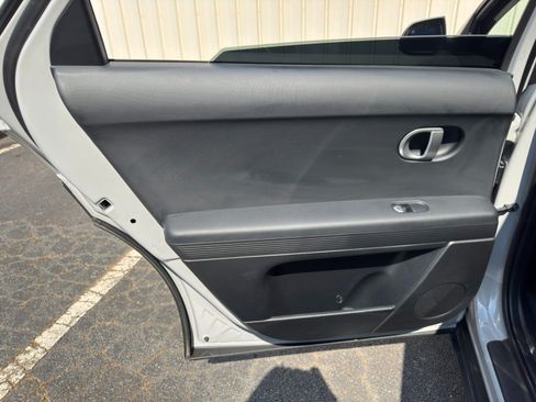 Used 2024 Hyundai Ioniq 5 SEL RWD image 40