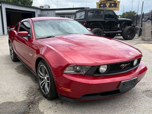 Used 2012 Ford Mustang GT Premium w/ HID Headlamps & Security Pkg RWD image 3