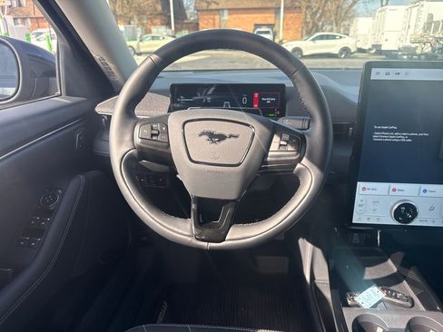 Used 2025 Ford Mustang Mach-E Select w/ Comfort Package Lite image 17