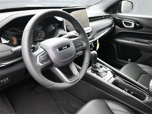 New 2026 Jeep Compass Latitude image 12