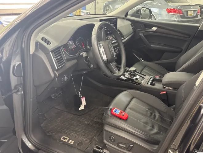 Used 2022 Audi Q5 2.0T Premium AWD/4WD image 2