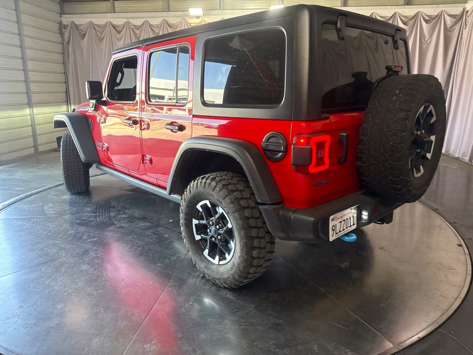 Used 2024 Jeep Wrangler Unlimited Rubicon 4xe AWD/4WD image 7