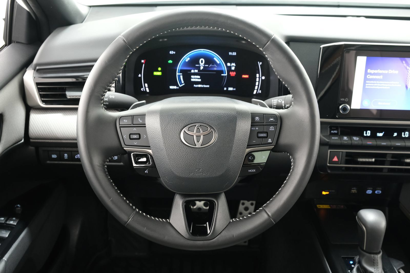 Used 2026 Toyota Camry SE w/ Convenience Package FWD image 12