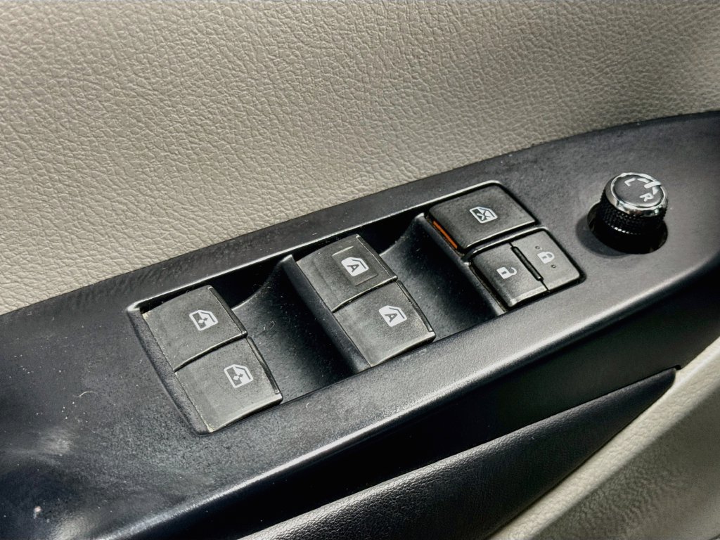Used 2016 Toyota Highlander XLE AWD/4WD image 18