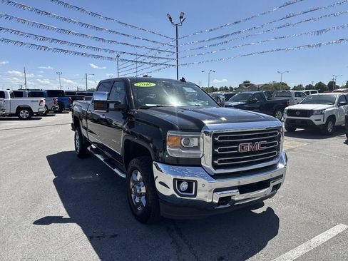 Used 2016 GMC Sierra 2500 SLT w/ Duramax Plus Package AWD/4WD image 15