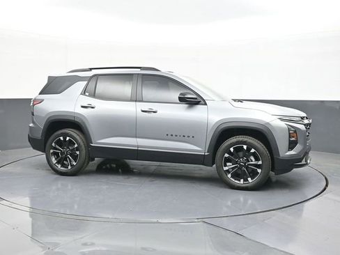 New 2026 Chevrolet Equinox RS FWD image 17