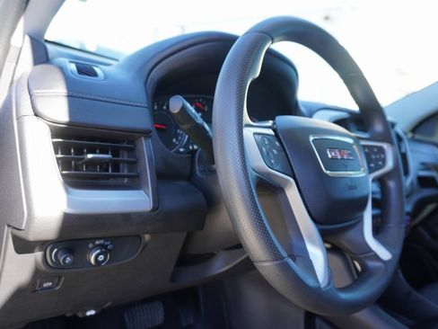 Used 2024 GMC Terrain SLE w/ Driver Convenience Package image 12