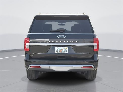 Used 2024 Ford Expedition XLT image 4