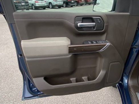 Used 2021 Chevrolet Silverado 1500 RST image 11