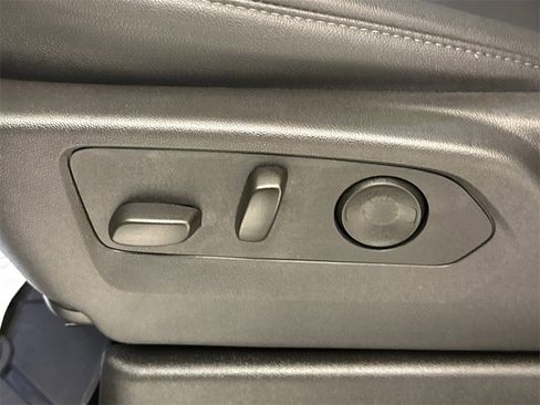 Used 2025 Chevrolet Suburban Z71 w/ Comfort Package image 26