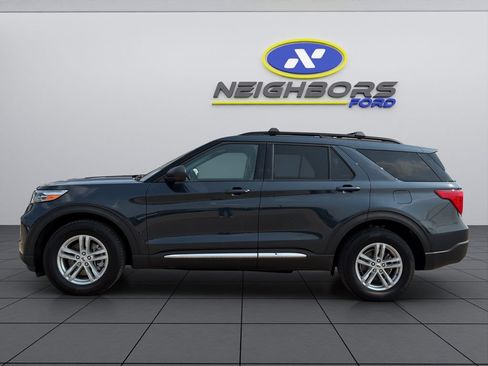 Used 2024 Ford Explorer XLT w/ Equipment Group 202A AWD/4WD image 3