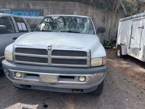Used 2001 Dodge Ram 1500 Truck ST image 4