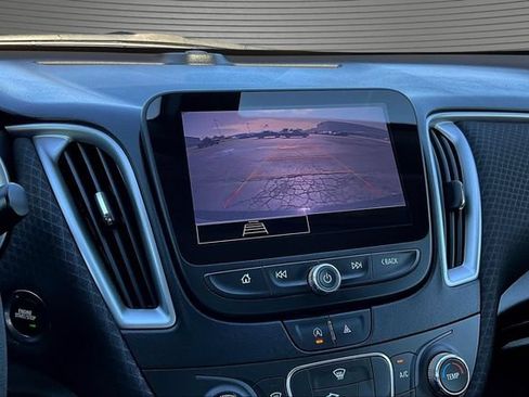 Used 2022 Chevrolet Malibu LS FWD image 13