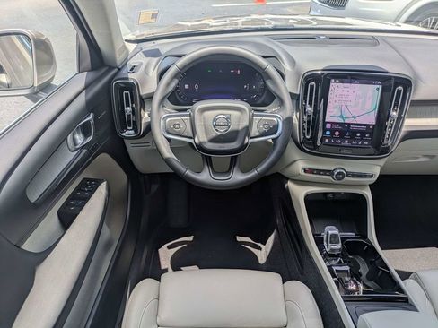 Used 2023 Volvo XC40 B5 Plus w/ Protection Package Premier AWD/4WD image 19