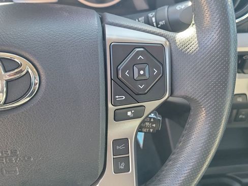 Used 2018 Toyota Tacoma SR5 image 24