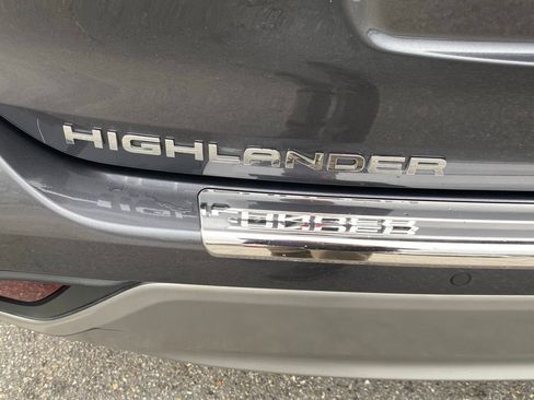 Used 2020 Toyota Highlander Platinum image 15