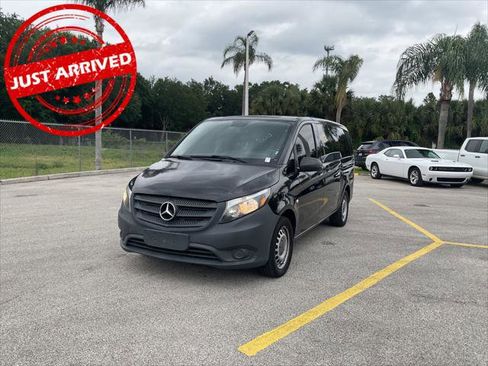 Used 2019 Mercedes-Benz Metris Passenger image 1