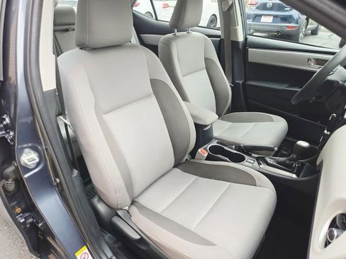 Used 2017 Toyota Corolla LE image 17