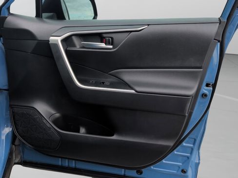 Used 2023 Toyota RAV4 AWD Hybrid image 41