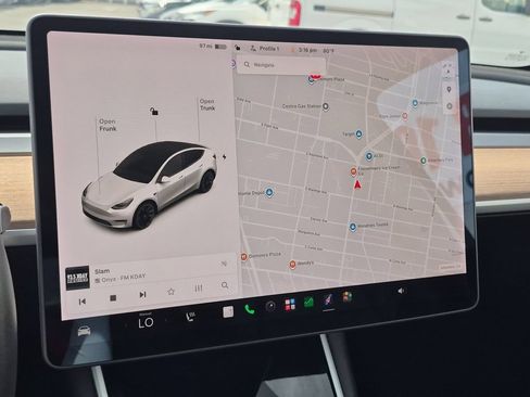 Used 2021 Tesla Model Y Long Range AWD/4WD image 23
