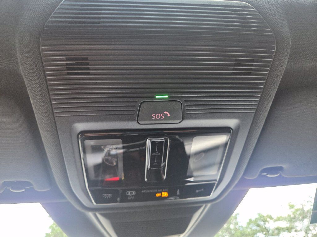 Certified 2026 Volkswagen GTI SE FWD image 17