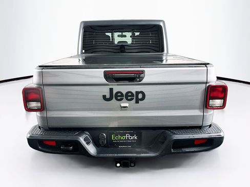Used 2021 Jeep Gladiator Sport image 7